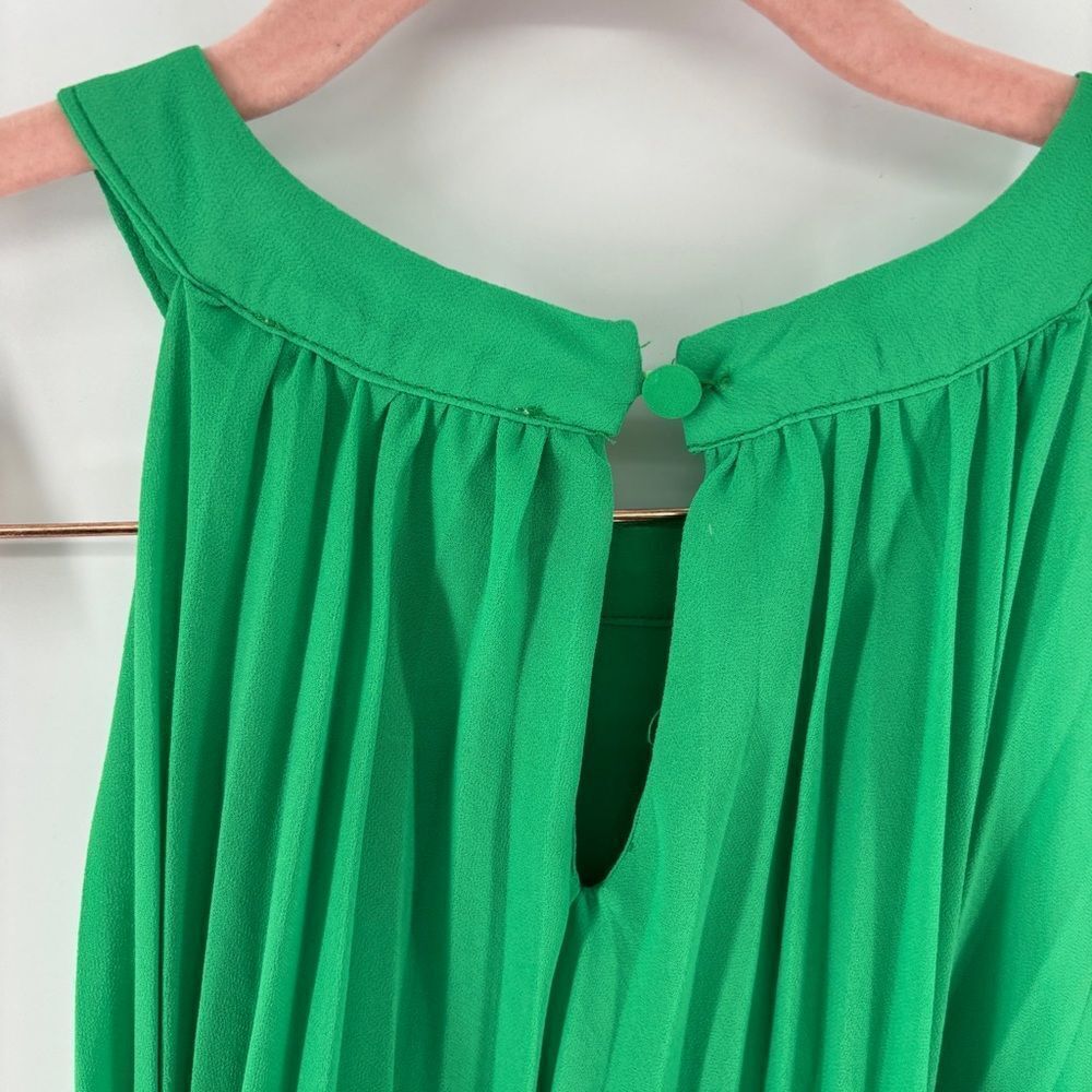 THML Kelly Green Pleated halter sleeveless Blouse work wear women’s m - Picture 3 of 5